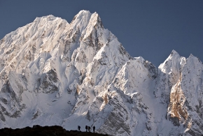 Montagne-Manaslu-8163-metres